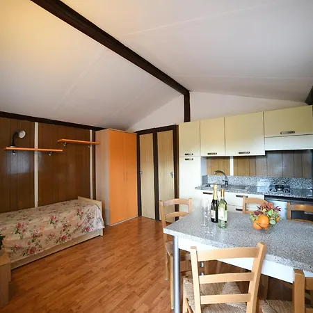 Vakantiehuis Mobile In Ferienresidenz Mit Pool, Cleaning Included Villanova d'Albenga